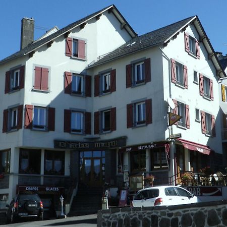 Hotel Restaurant La Reine Margot La Tour-dʼAuvergne Dış mekan fotoğraf